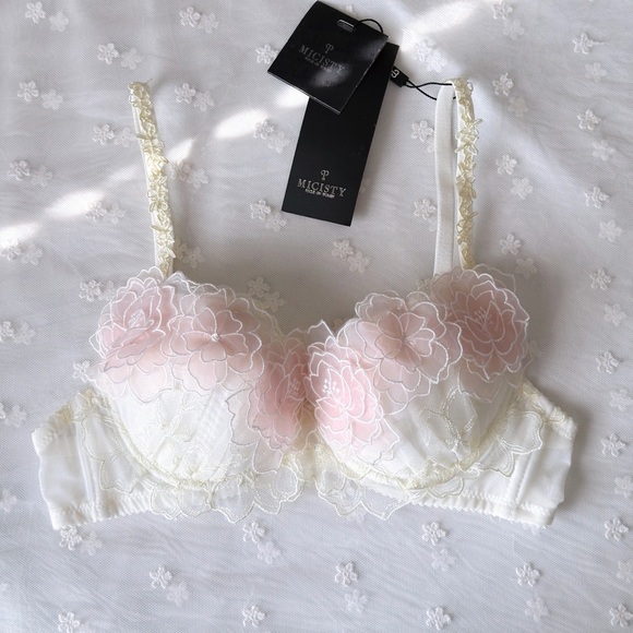 US-32C Japanese 3D Sakura Layers Floral Embroidered Bra & Panty Set Cute Pink - Picture 3 of 15